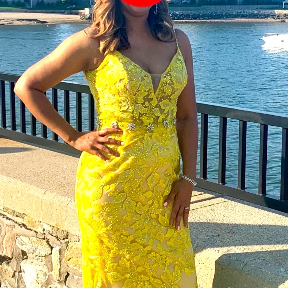 Evening/Prom dress in size 8.